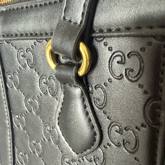 Gucci Black Embossed Shoulder Bag with Red and Green Accent - Picture 16 of 17